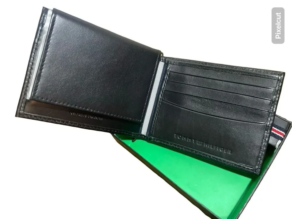 Tommy Hilfiger Men’s Passcase Wallet NWT